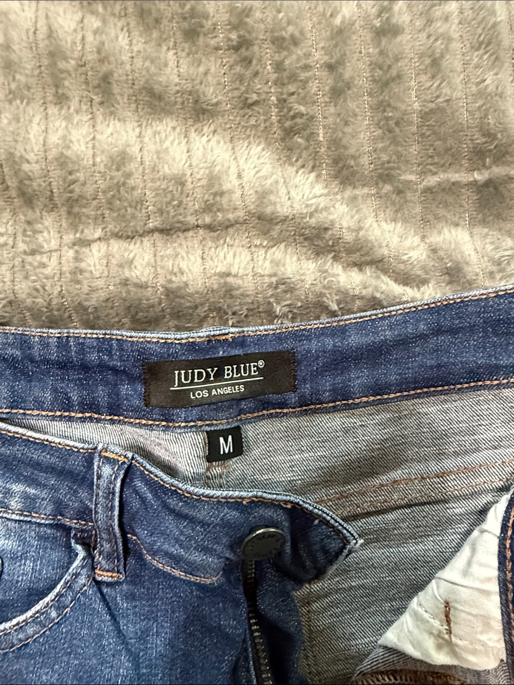 Judy Blue Star-Patch Distressed Rolled Hem Denim Shorts - Blue - Picture 6 of 7